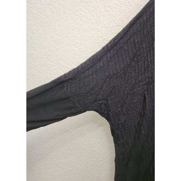 Zutter Black Red Green Merry Christmas Y'all Waffle Knit Top Small Lightweight - Picture 2 of 6